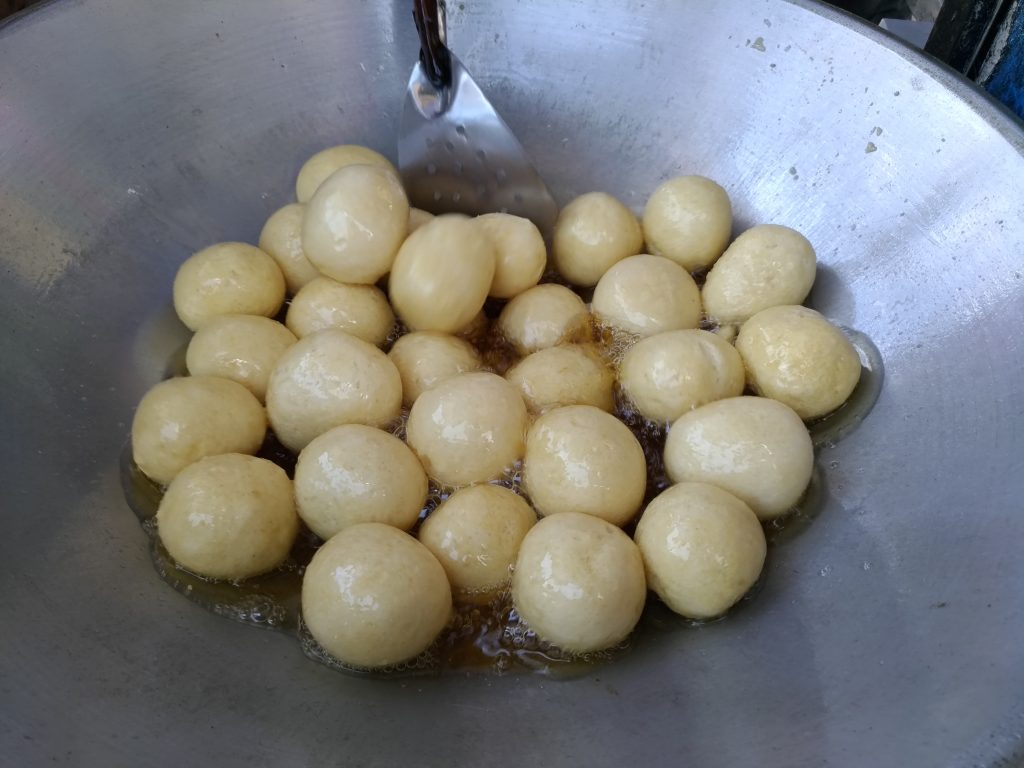 Resign dari Pekerjaan, Kini Sukses Jualan Tahu Bulat dengan Omzet Miliaran: Kisah Inspiratif Adodi Efendi 6 image 166