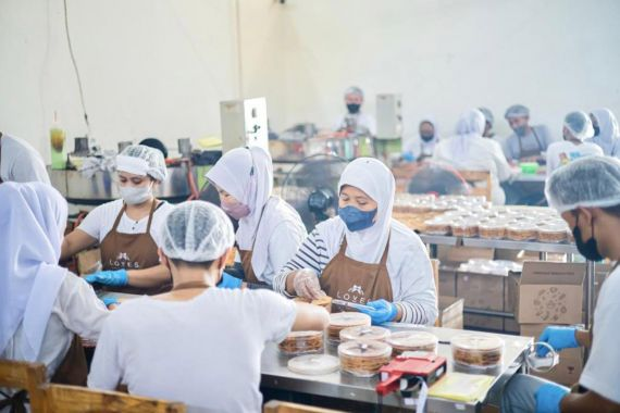 Kisah Sukses Couplepreneur Loves Semprong: Pelopor Semprong Isi di Indonesia 5 image 47